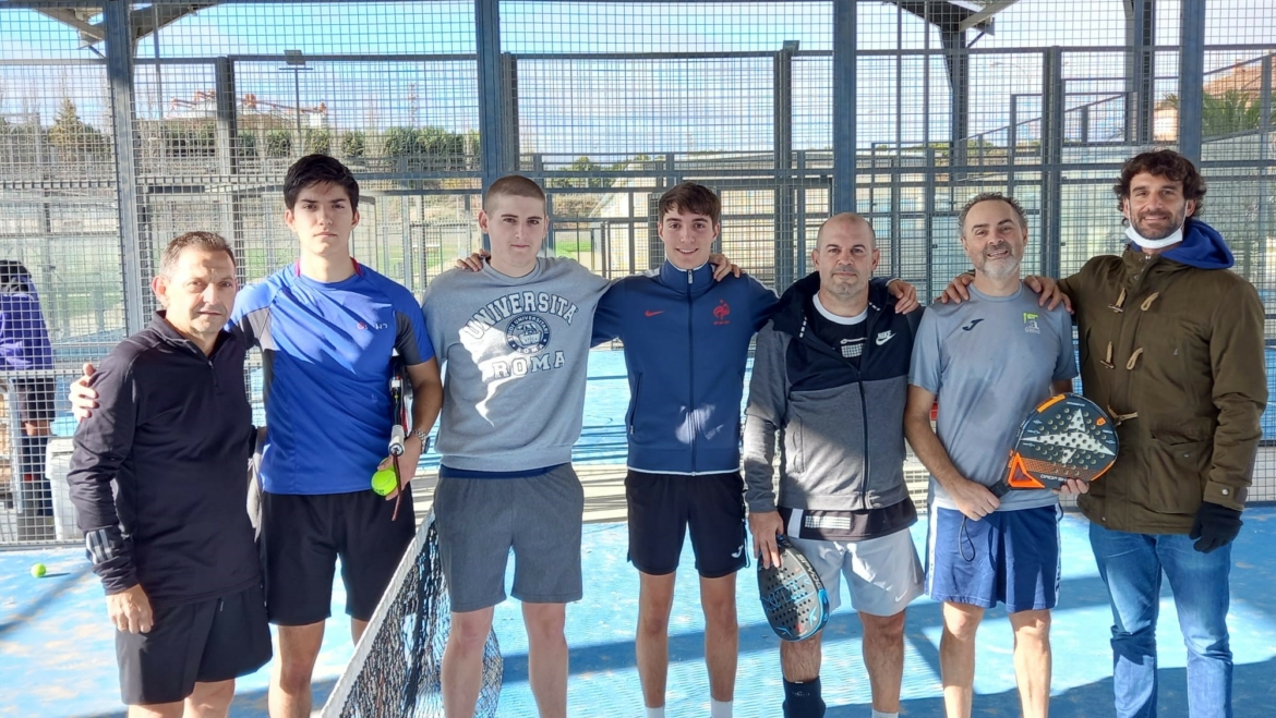 EQUIPO PADEL MASCULINO GOLF GORRAIZ