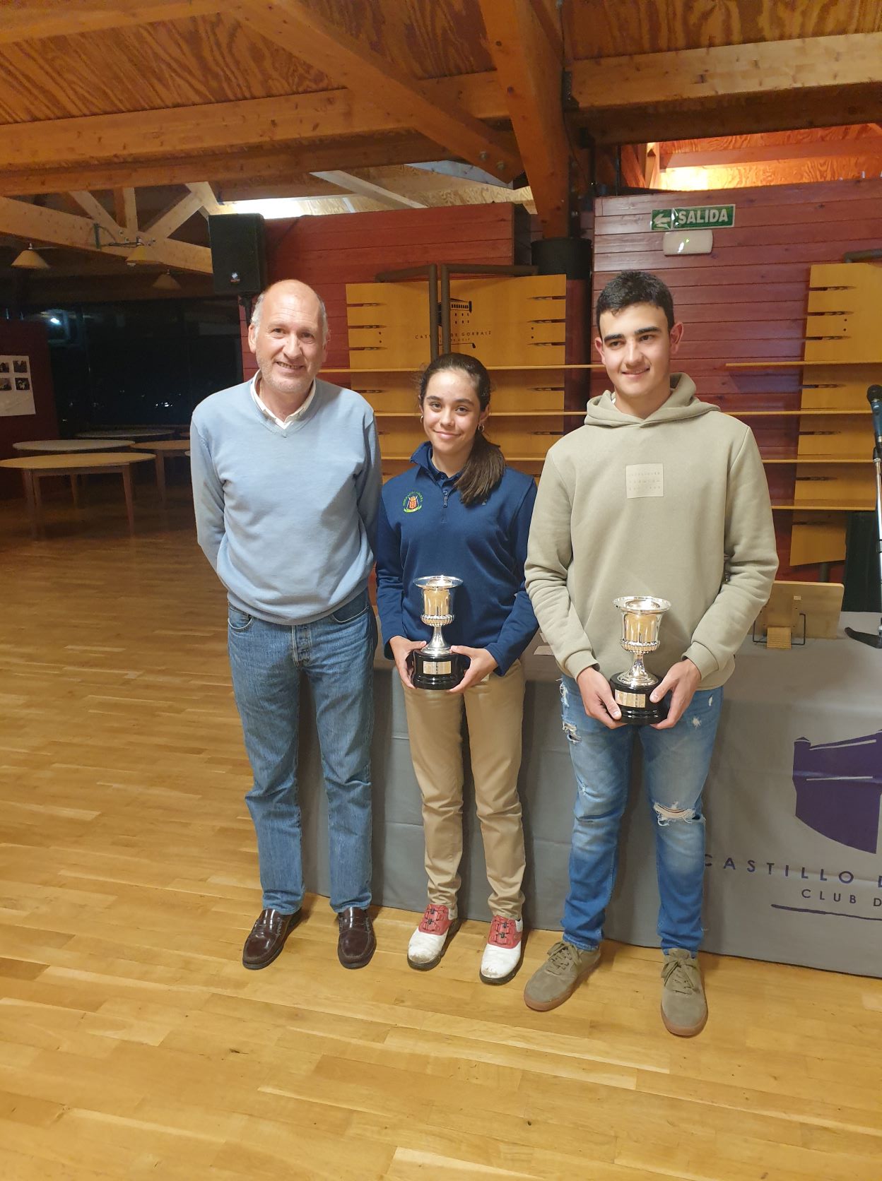 AROA GONZÁLEZ Y PABLO PÉREZ GRACIA CAMPEONES Golf Gorraiz